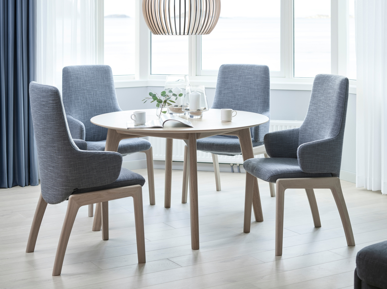 Mint dining hero D100