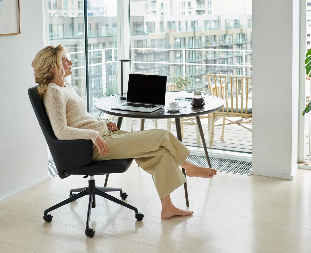 Vanilla Home office Hero