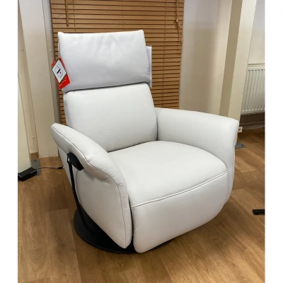 himolla-cleo-medium-3-motor-lift-and-rise-recliner