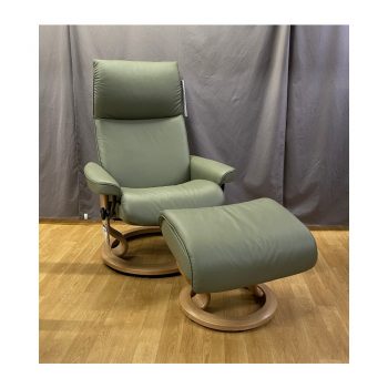 Aura (Medium) Classic Chair and Stool